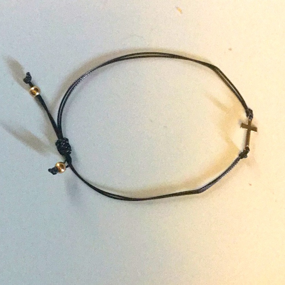Pull cross bracelet